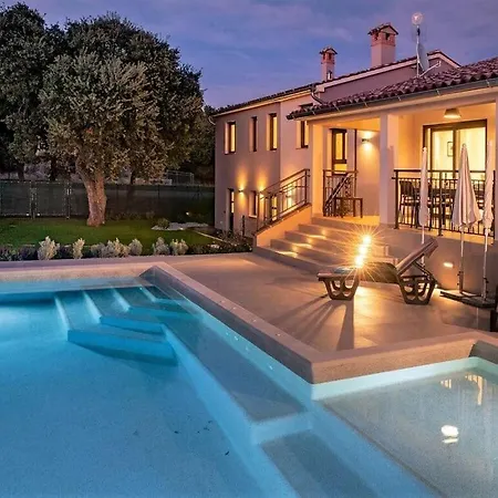 Monte Uliveto Comfortable Holiday Villa Pula