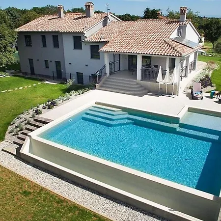 Monte Uliveto Comfortable Holiday Villa