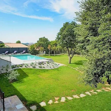Monte Uliveto Comfortable Holiday Villa *